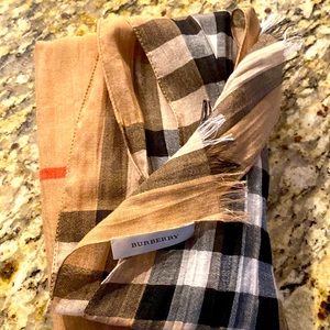 Burberry linen’s scarf